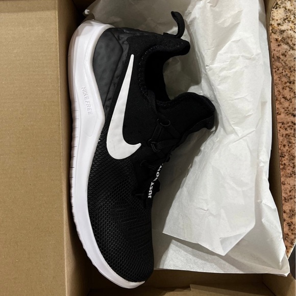 SOLD - Nike Free TR8 - Picture 2 of 2